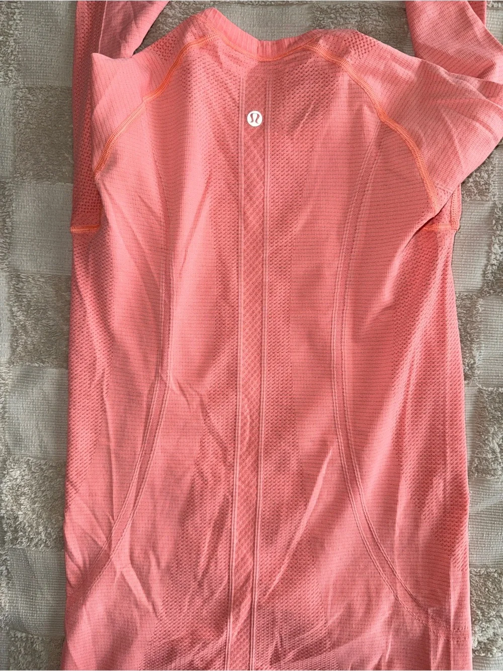Lululemon Light Coral Swiftly Tech Long‎ Sleeve size 6
